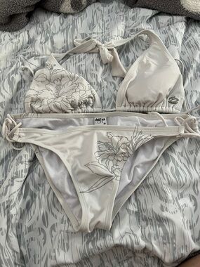 Billabong Cream Floral Triangle Bikini Set